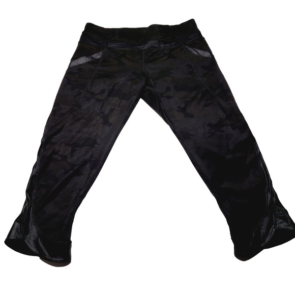 Lululemon Savasana Camo Black Legging Chase Me Crop 6 Satin Trim Pockets - Picture 1 of 10